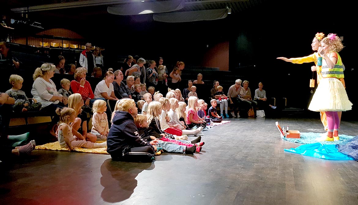 Barnteater visas i Kulturhuset KilArena